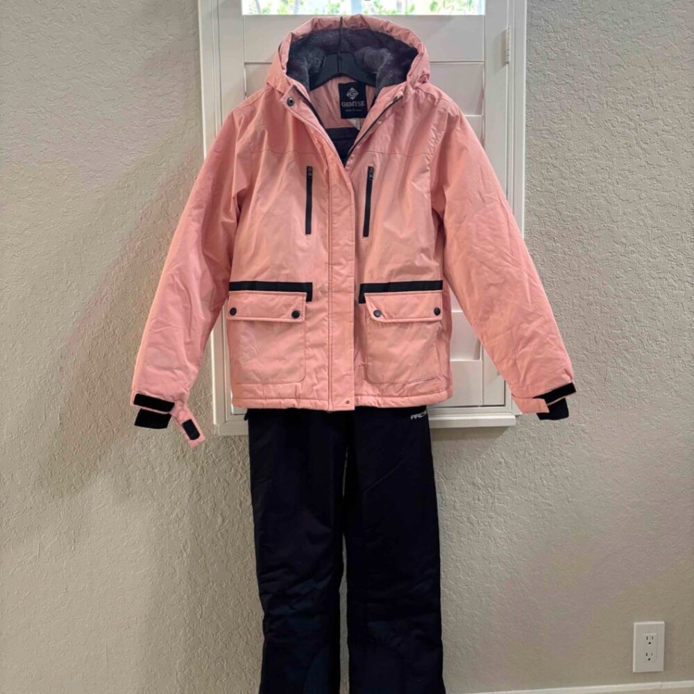 Ski jacket and ski bib